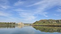 Blick zur Inchcolm Abbey