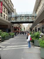 Galeries Lafayette, Brücke
