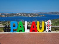Palau mit Blick auf das Maddalena-Archipel