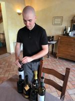 Tomaso am Korkenzieher