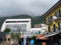 Seilbahn-Station zum Monte Baldo im Nebel