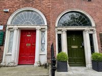1. Tag – Ankunft in Dublin – Doors of Dublin am Merrion Square