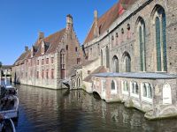 das historische Sint Jans Hospital hatte eine eigene Hafenanlage an der Fracht 