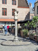 alte Marktsäule auf dem Huidvettersplatz