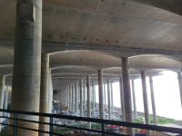 Stelzenkonstruktion des Flughafens „Aeroporto Internacional da Madeira Cristiano Ronaldo“/Madeira