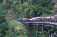 Fahrt mit der historischen Kuranda Scenic Railway (1).jpg