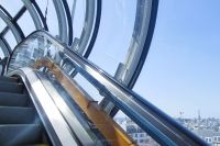 Tag 04 Führung im Centre Pompidou 01 Mit der Rolltreppe ins Museum