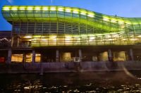 Tag 04 Dinner-Cruise auf der Seine 03 Solitär am Wasser Cite de la Mode