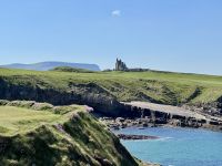 5. Tag – Von Letterkenny nach Leenaun – Wanderung um Mullaghmore – Im Hintergrund Classiebawn Castle und Ben Bulben