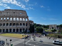 Rom - Kolosseum mit Konstantinsbogen