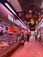 Radreise Loire vom 3.-11.5.25: Hier gibt's das Fleisch in der Markthalle