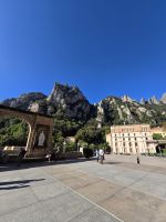 Frühmorgens im Kloster Montserrat.jpg