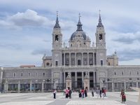 Die Almudena Kathedrale - Madrid