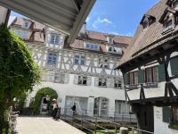 Schiefes Hotel