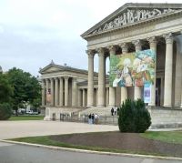 Museum am Heldenplatz