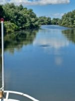 einen von drei Deltakanälen Befahren wir