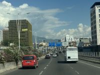 Tirana...auf dem Weg in die City (1)