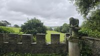im Garten von Prideaux Place