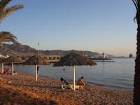 immer am Horizont - große Frachter