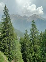 Blick über das Poschaviotal auf die Bergkette
