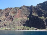 entlang der schroffen Küste vor Funchal mit der Santa Maria