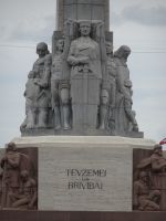 ...Sockel des Freiheitsdenkmals...