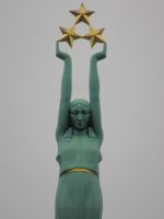 ... und Statue 