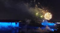 Feuerwerk über Niagarafälle 
