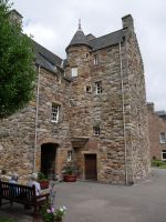 In diesem Haus aus dem 15. Jhdt. soll Queen Mary of the Scots (Maria Stuart) genächtigt haben, gesichert ist das tatsächlich aber nicht