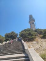 Aufstieg zur Kirche Notre-Dame bei 38 Grad Wärme