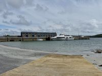 6. Tag – Ausflug auf die Aran Islands – Wandern auf Inishmore – Hafen von Kilronan