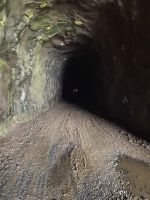 Faröer - Trøllanes Gang durch den Schaftunnel