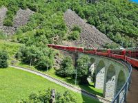 Fahrt mit dem Bernina-Express (Kreisviadukt von Brusio)