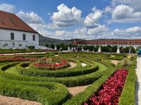 3. Tag – Bratislava – Stadtrundfahrt mit Spaziergang um die Burg – Barockgarten