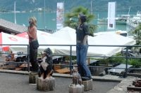 Typische Holzfiguren in Brienz