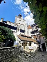 Im Hof von Burg Bran