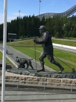 Auch Könige können sportlich sein....Olav der V und sein Hund