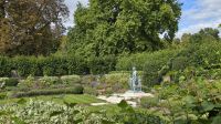 Versunkener Garten mit Diana-Denkmal