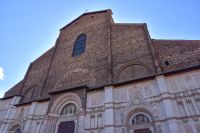 Bologna - die rote Stadt - unvollendete Fassade der Basilica di San Petronio