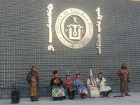 Jurtencamp Secret oft he Silk Road: Vorführung der mongolischen Tracht