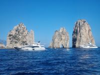 Insel-Rundfahrt Capri (Faraglioni-Felsen)