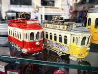 Kleine Spielzeugeisenbahn