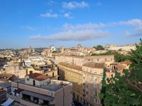 Frühstück im Hotel mit Dachterrasse Blick auf Rom