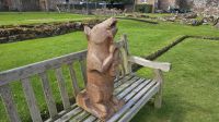 Nachbildung des dudelsackspielenden Schweins in der Melrose Abbey