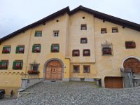 087 Engadinrundfahrt - Spaziergang durch Zuos mit typischen Engadiner Häusern ganz traditionell