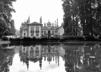 Mateuspalast mit Wasserspiegelung