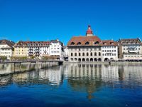 Luzern (Altstadt mit Rathaus)