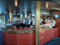 Die Crew verabschiedet uns