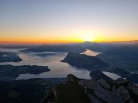 Sonnenaufgang vom Pilatus bzw. vom Gipfel des 