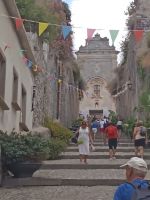 Die Treppe von der Cathedrale in das Städchen Lipari - Sizilien